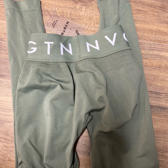 NVGTN Pants - NVGTN seamless olive legging
